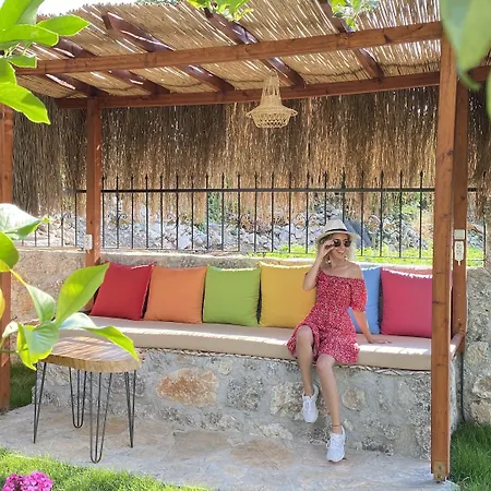 منزل للإقامة Misafir Evi فاراليا